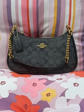 Coach Teri Black Signature Chain Shoulder Bag with Gold Hardware